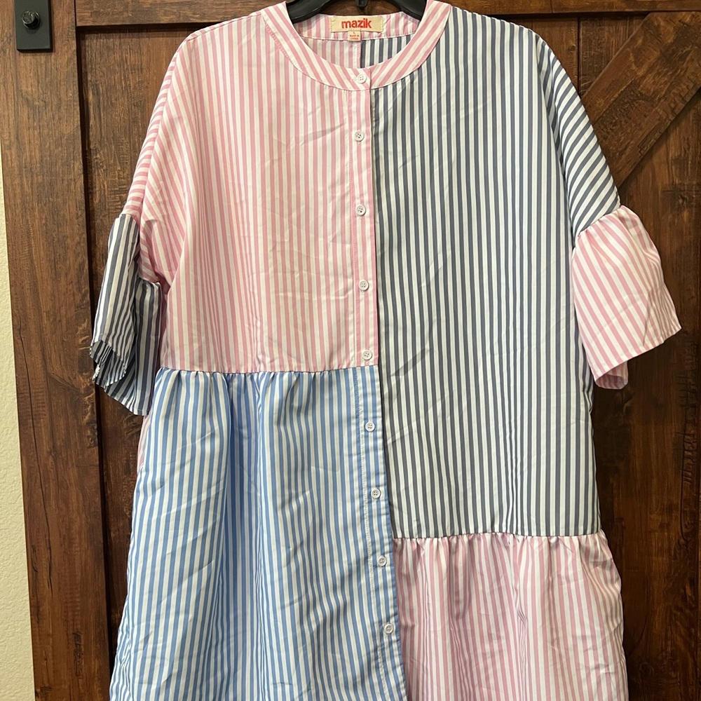 Super cute striped dress for summer!